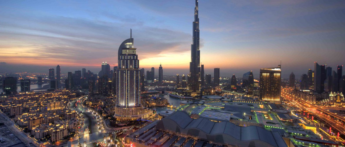 Burj Khalifa Dubai in de schemering