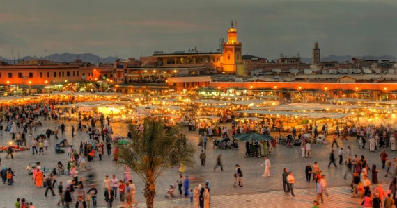 marrakech in de avond