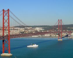 ponte 25 abril lissabon portugal
