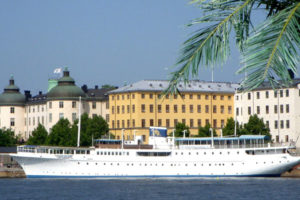 Malardrottningen Yacht Hotel Stockholm aan de kade